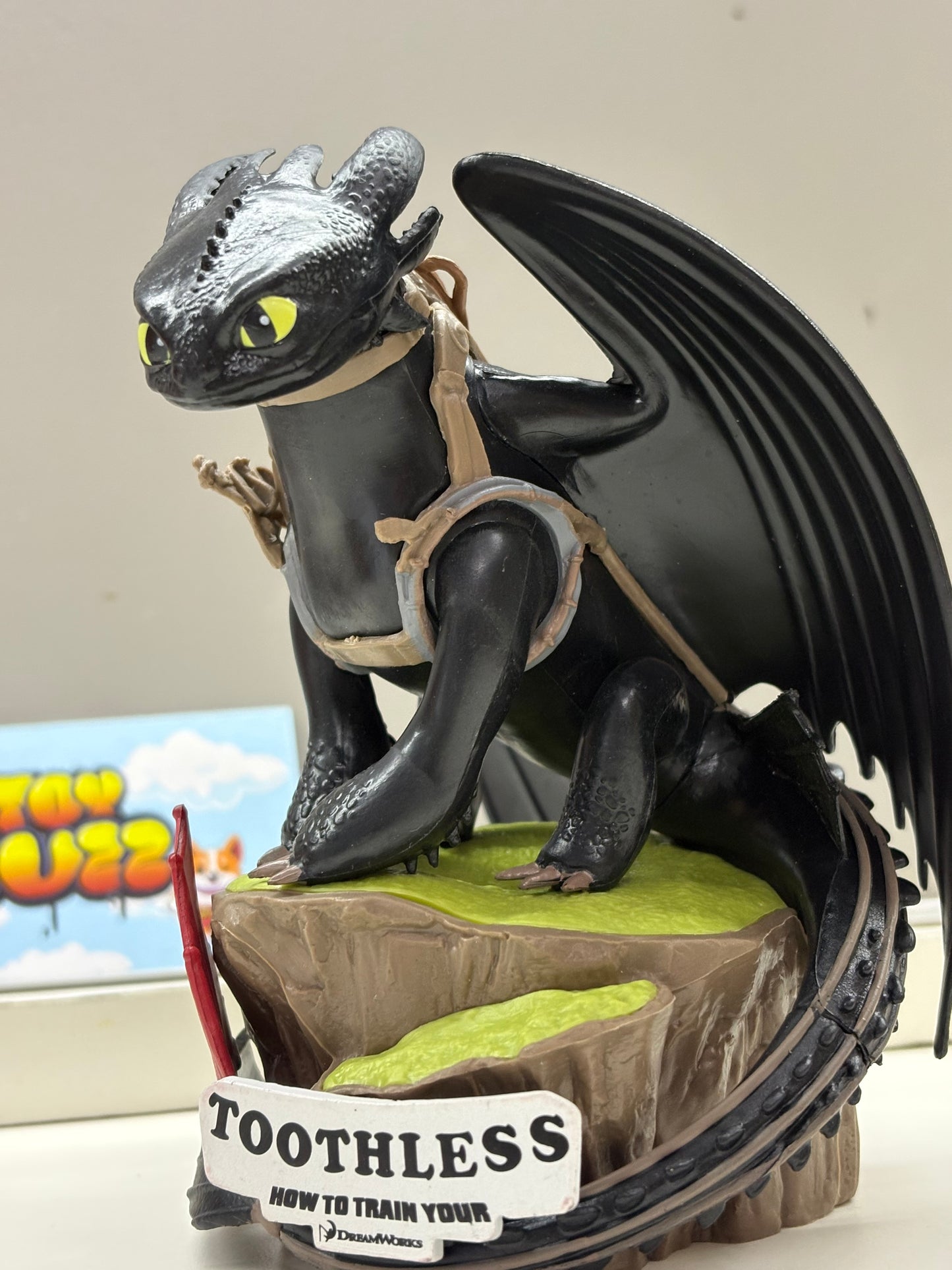 Toothless Statue from the movie How to Train Your Dragon 2.