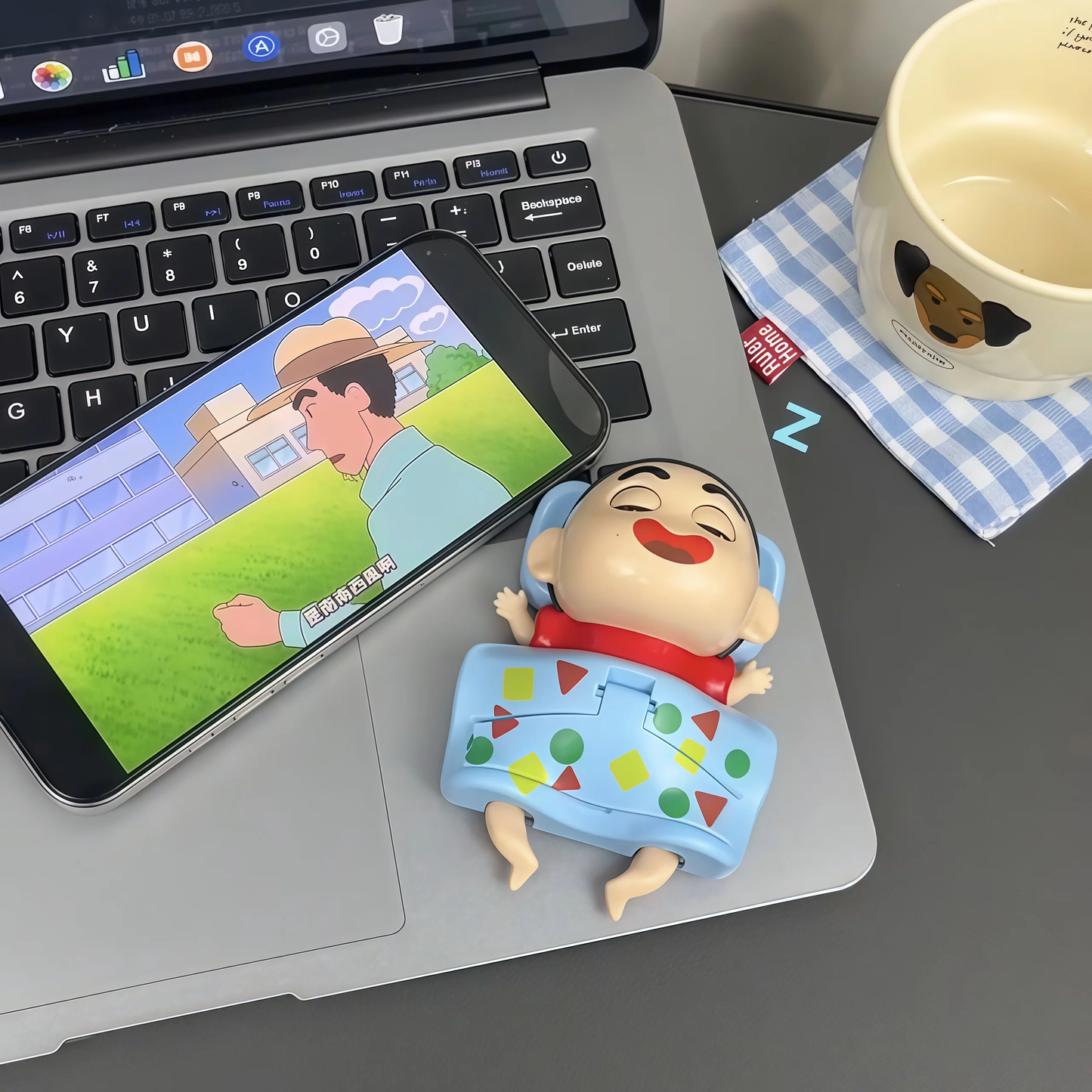 Shinchan Mobile stand