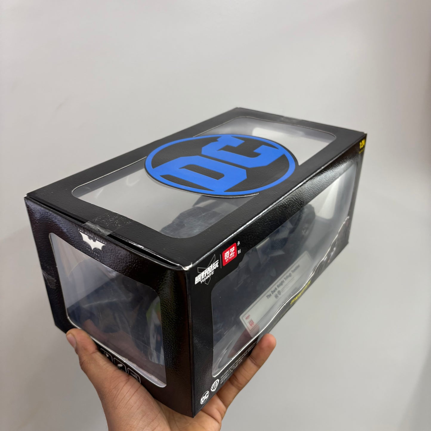 QY Toys 1:24 scale die-cast Batmobile Tumbler model