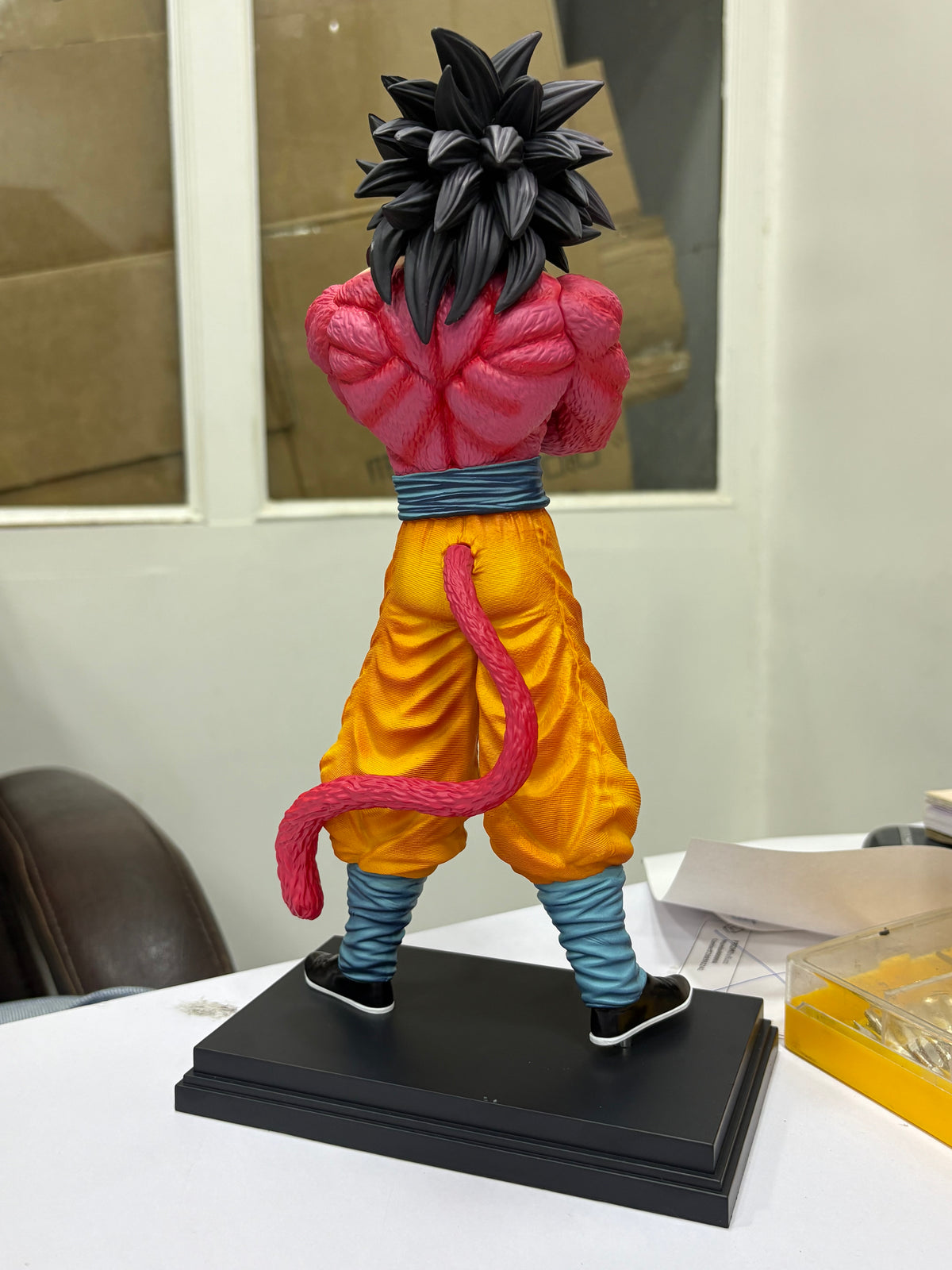 Goku SSJ4 Premium statue | 32cm | With extra head