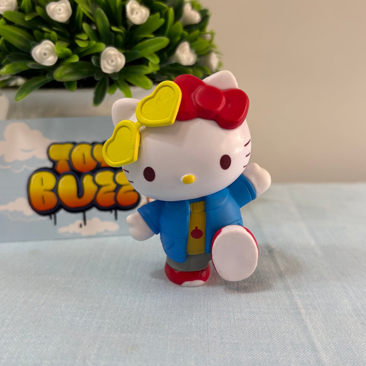 Hello Kitty Mini Figures