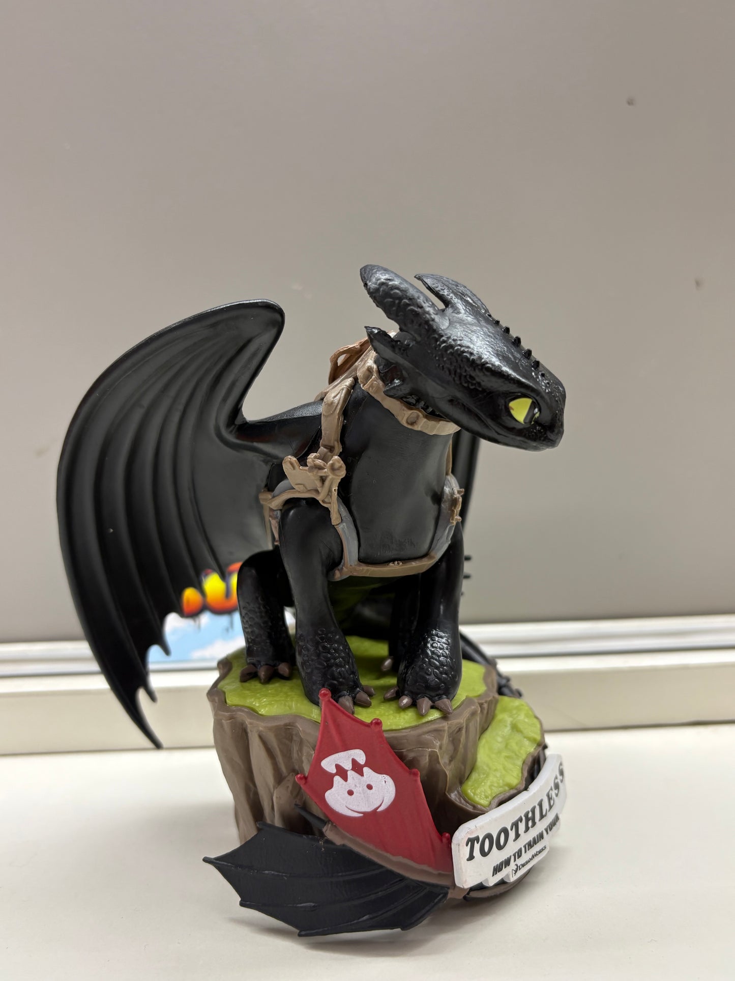 Toothless Statue from the movie How to Train Your Dragon 2.