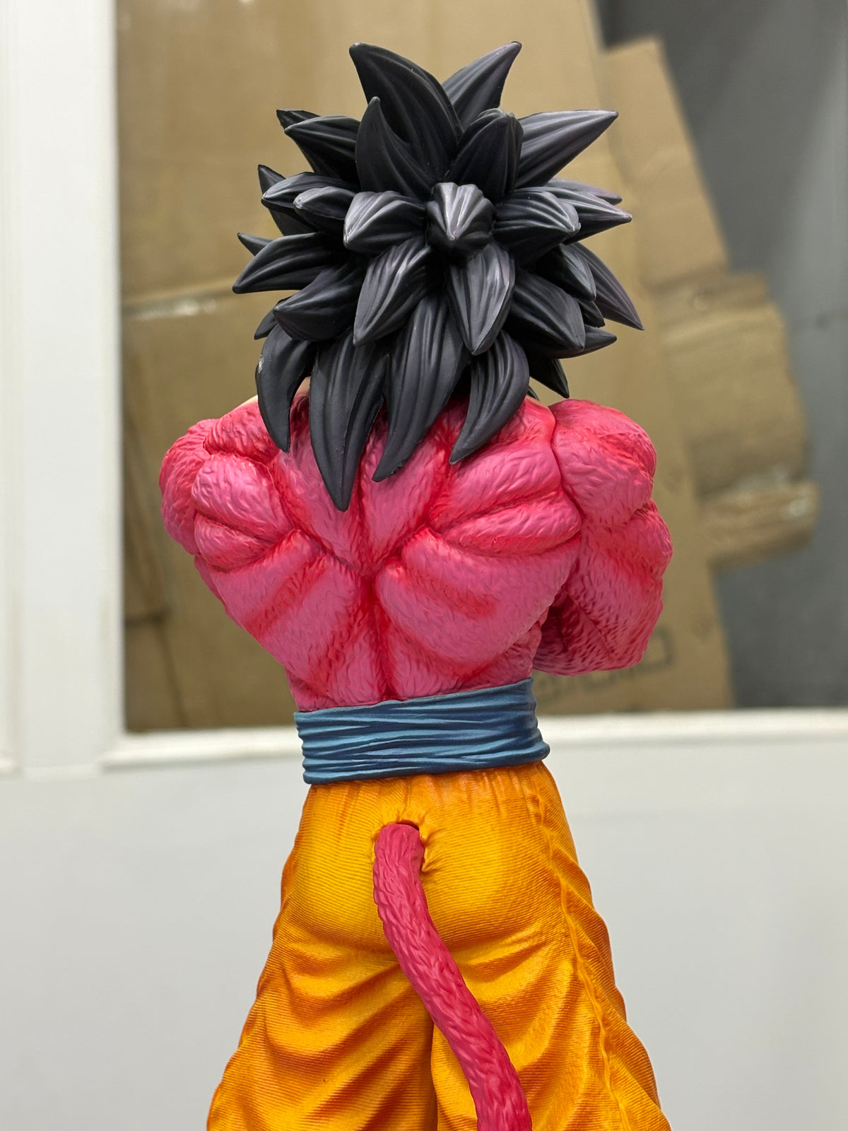 Goku SSJ4 Premium statue | 32cm | With extra head