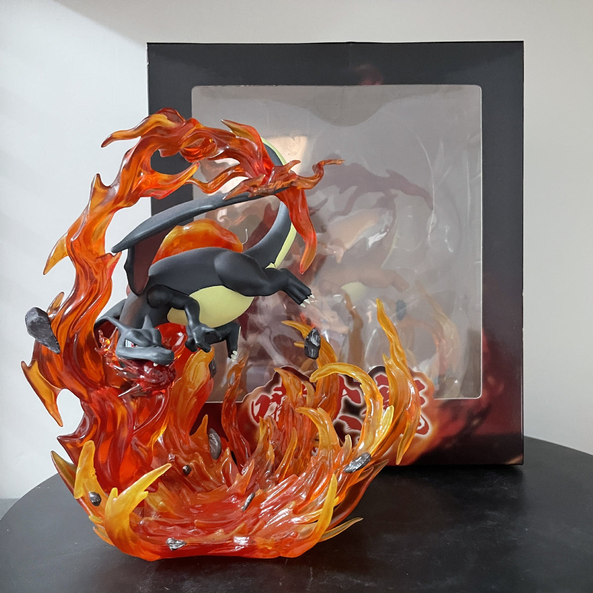 Charizard Black Edition – Fire Blast Anime Figure with Flame Effect Base (20 cm)