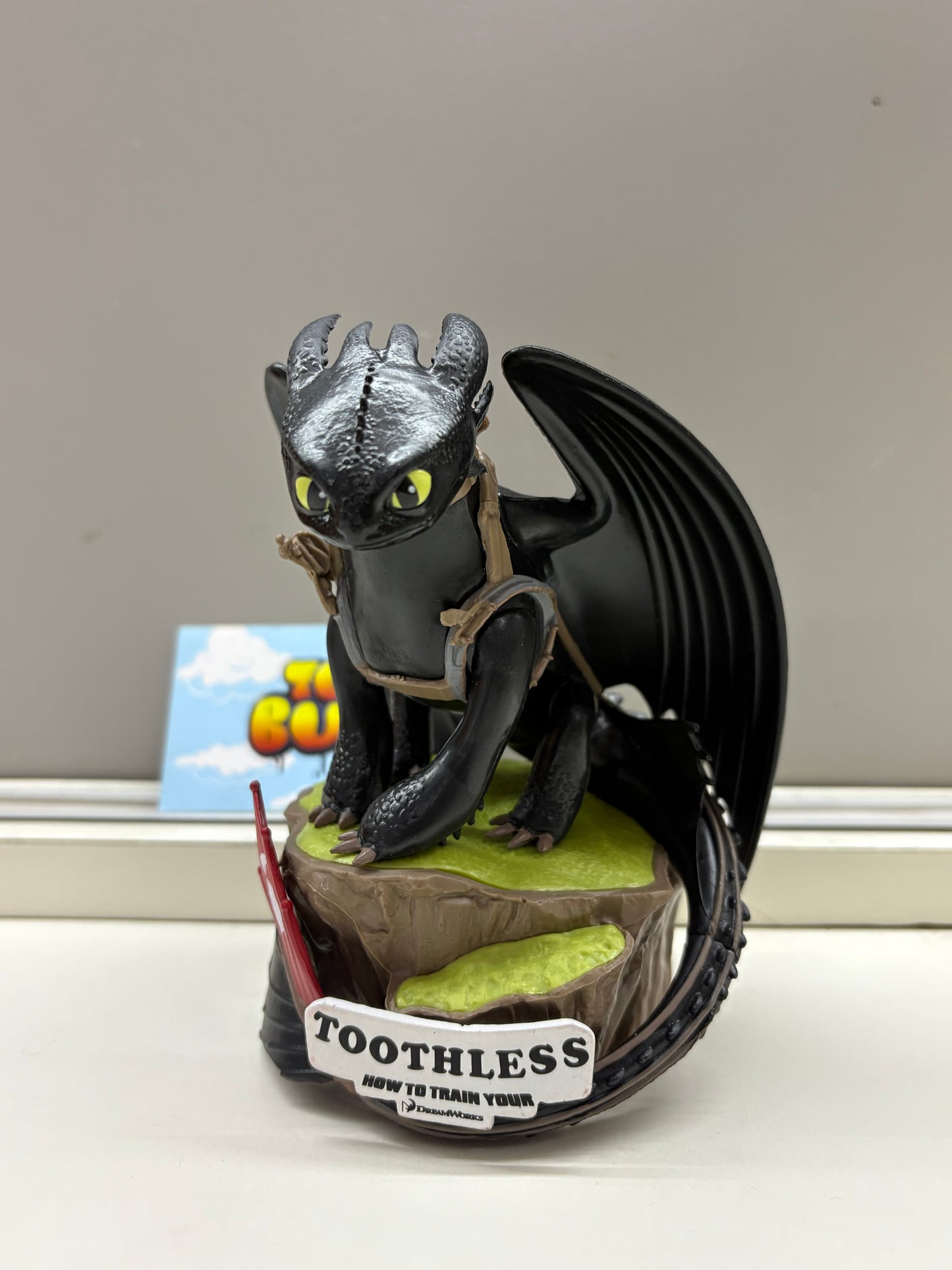Toothless Statue from the movie How to Train Your Dragon 2.