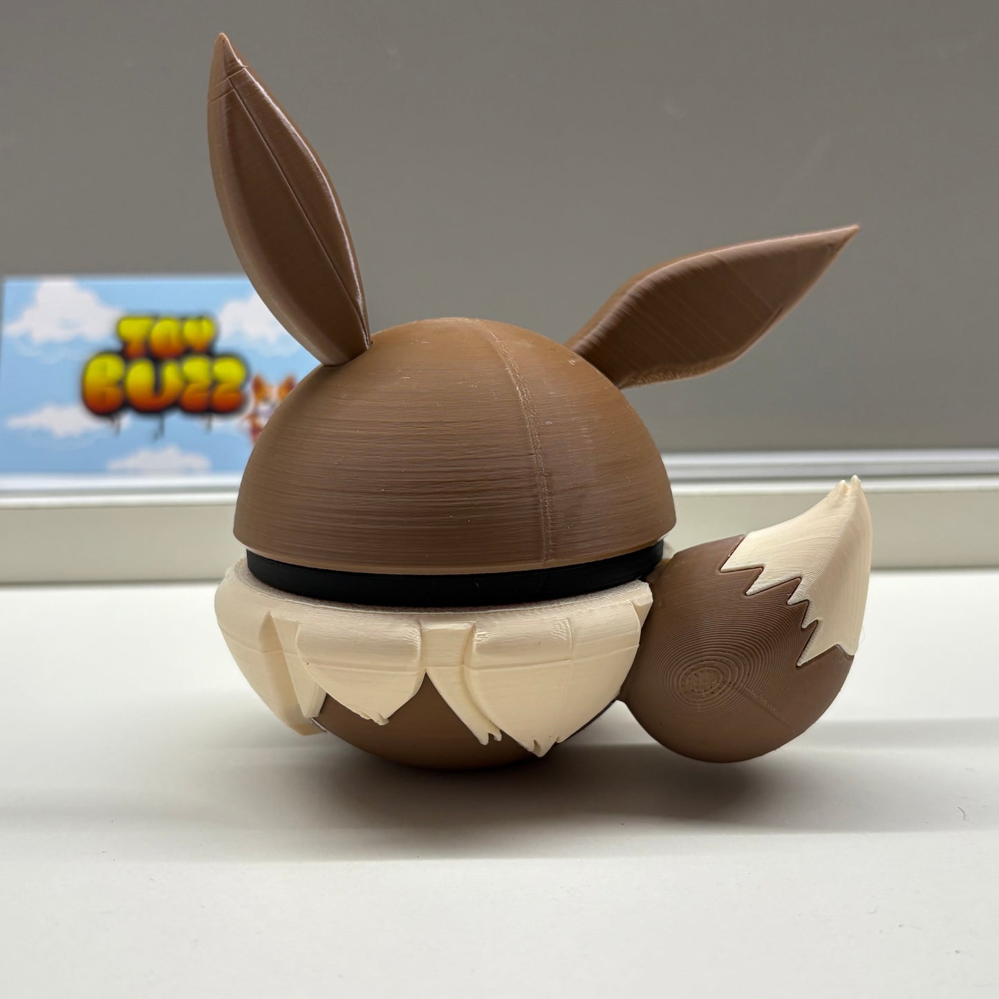Evee Pokeball