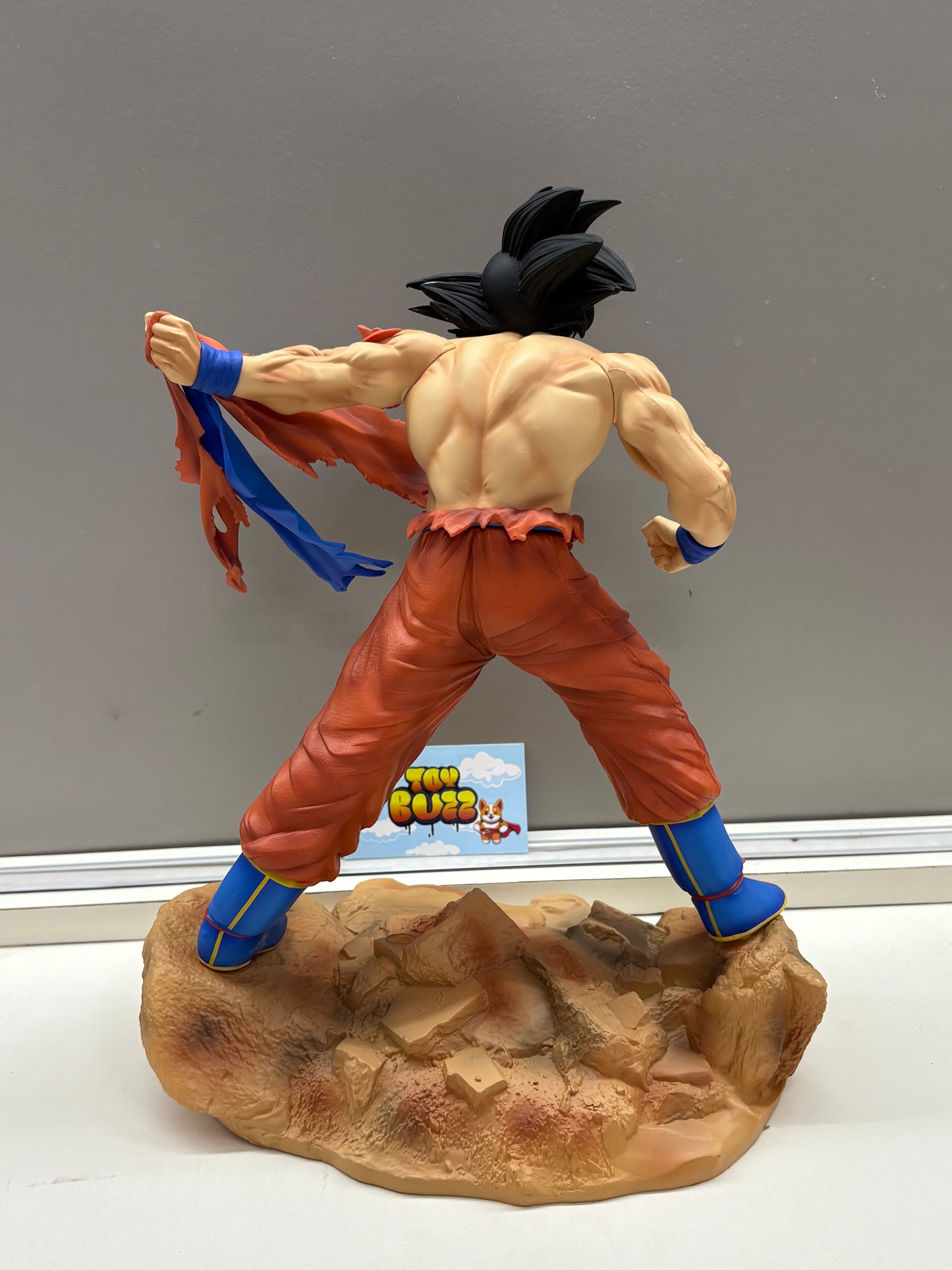 Dragon Ball Z Goku tearing clothes