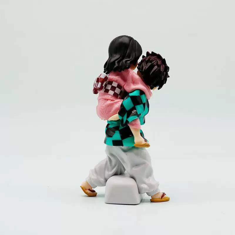 Tanjiro pickup Nezuko | Demon Slayer
