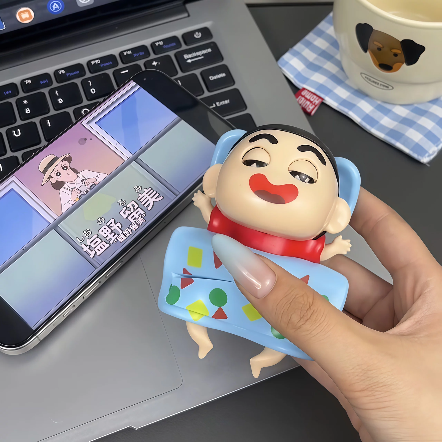 Shinchan Mobile stand