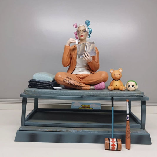 Prison Harley Quinn statue