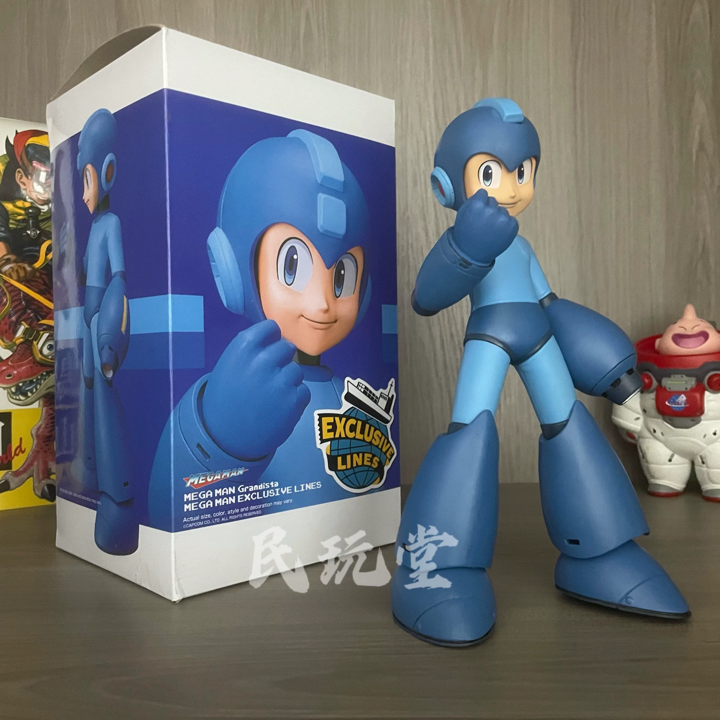 Mega Man statue |Rock man