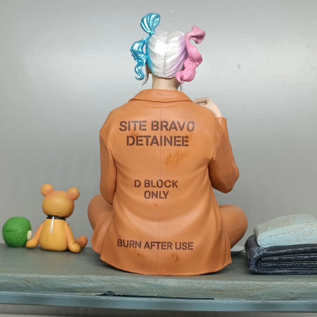 Prison Harley Quinn statue