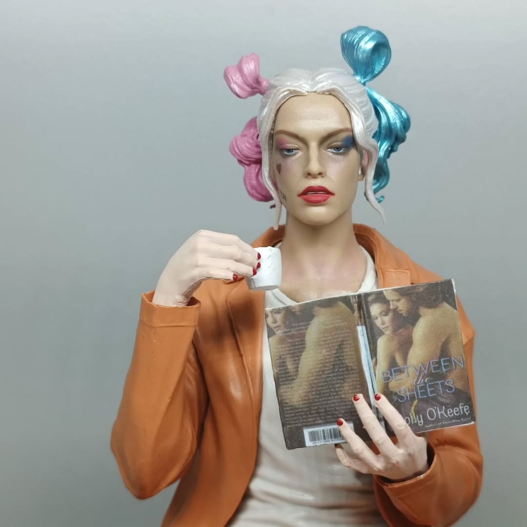 Prison Harley Quinn statue