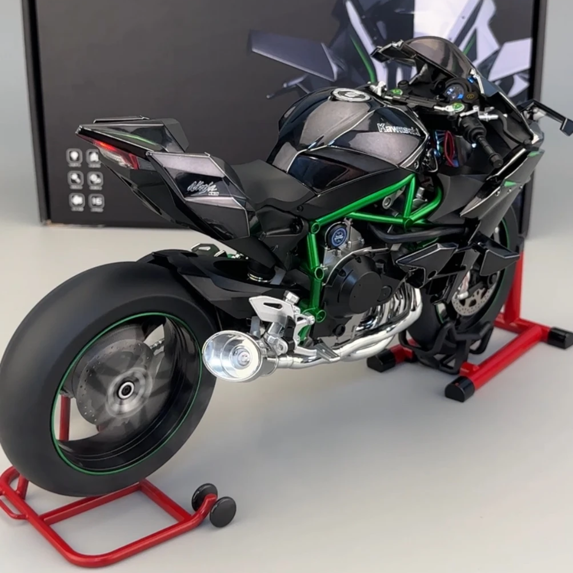 Kawasaki Ninja H2R die-cast bike 1:6 scale