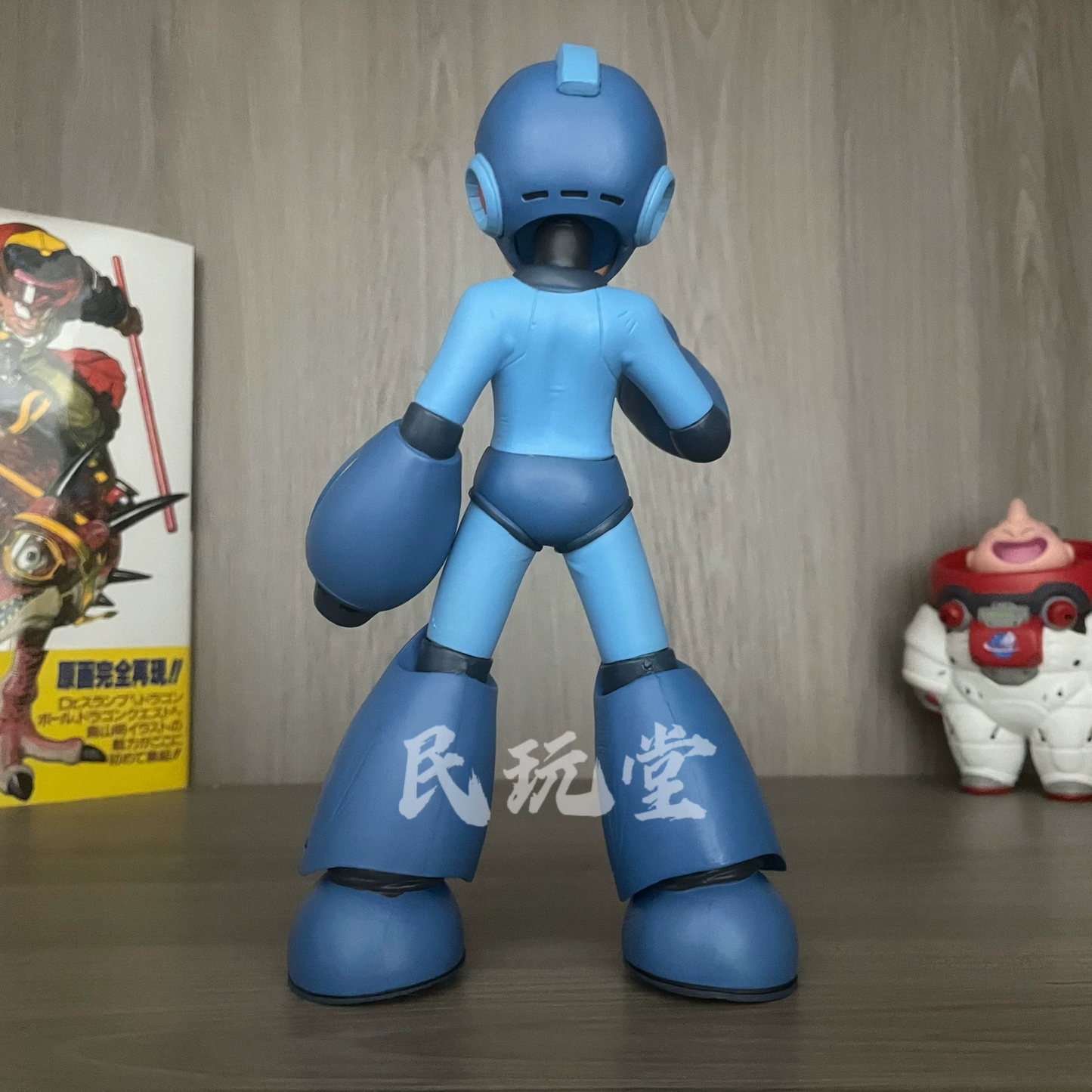 Mega Man statue |Rock man