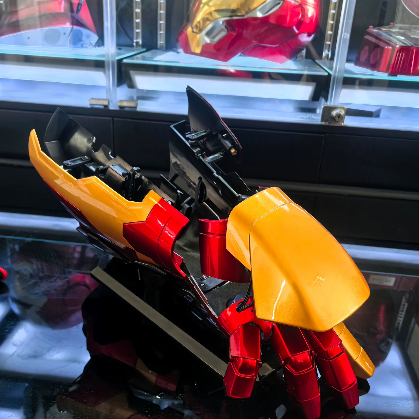 Iron Man MK42 1/1 Gauntlet Arm Wearable Cosplay Armor Voice/Remote Control