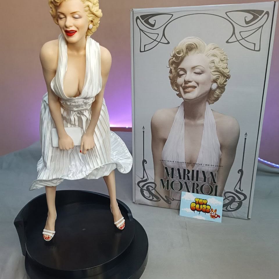 Marylin Monroe Figure