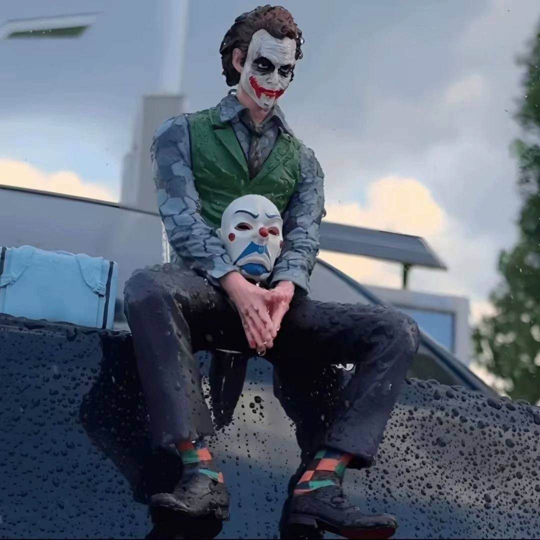 Joker sitting figure | Marvel