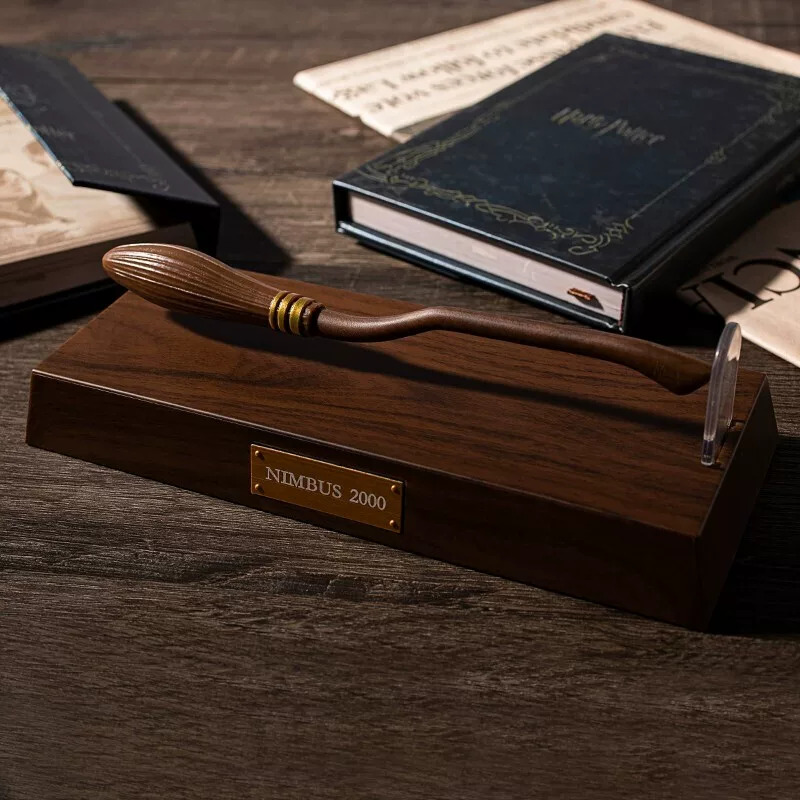 Levitating Broom Pen | Harry Potter
