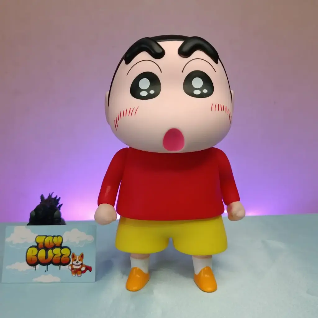 STANDING RED SHINCHAN FIGURE
