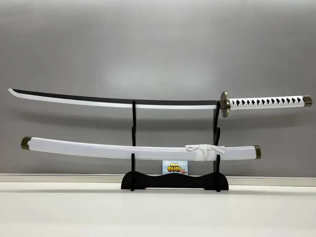 WHITE WOODEN KATANA