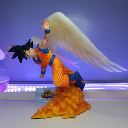 WINGS GOKU FIGURE