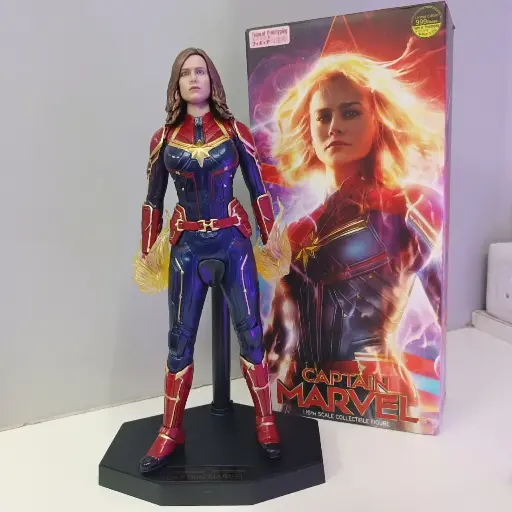 CAPTAIN MARVEL FIGURE